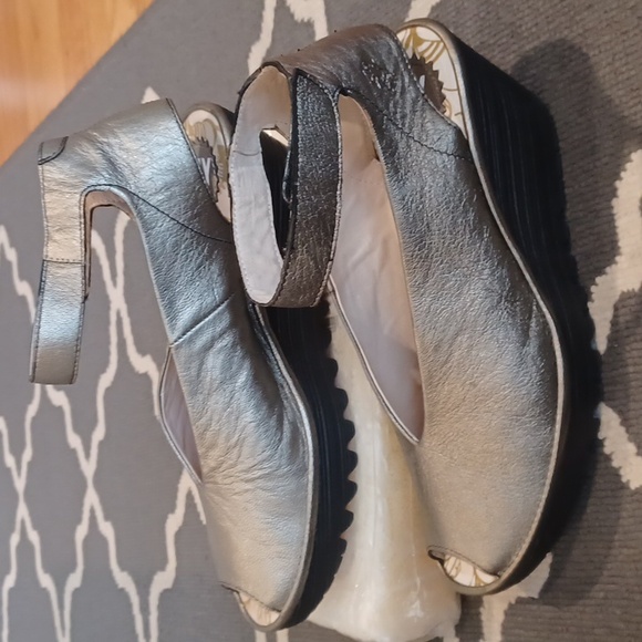 Fly London Yala Metallic Wedge Peep Toe Sandals Women's 41 - Picture 4 of 12